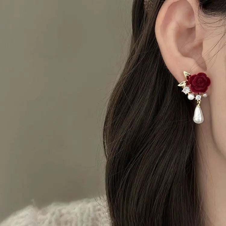 New Wine Red Velvet Rose Pearl Earrings for Women Vintage Red Rose Elegant High-end Studs Earrings Jewelry Accessories серьги