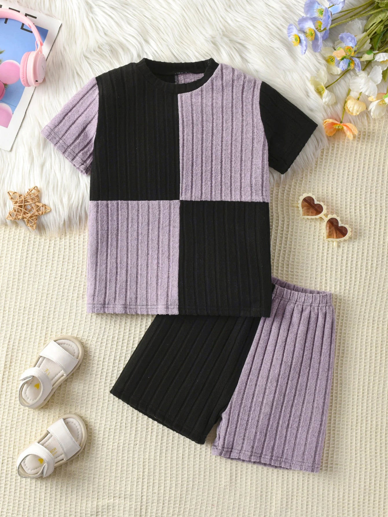 Girls' Summer Set Two-Piece Children'S Black Cropped Top And Plaid Shorts Kids Daily Leisure Clothes Suitable For Outdoor Wear