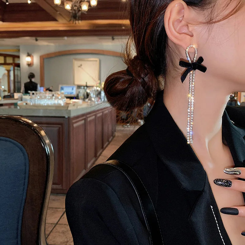 Kiss Jewelry Korean Fashion Black Velvet Bow Long Rhinestone Tassel Earrings for Women Luxury Wedding Shiny Drop Earring Gift