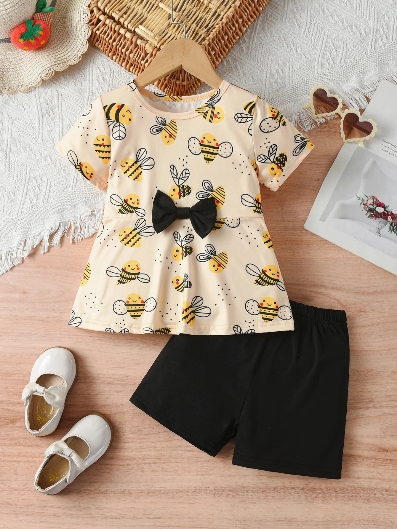 Girls' Summer Set Two-Piece Children'S Black Cropped Top And Plaid Shorts Kids Daily Leisure Clothes Suitable For Outdoor Wear