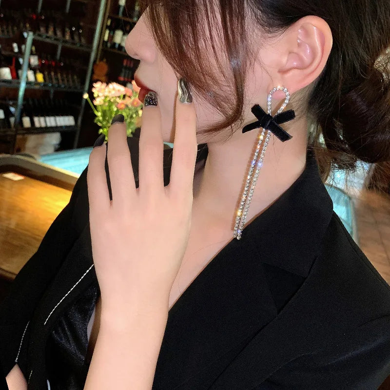 Kiss Jewelry Korean Fashion Black Velvet Bow Long Rhinestone Tassel Earrings for Women Luxury Wedding Shiny Drop Earring Gift